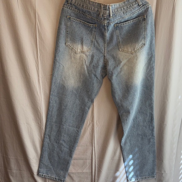 Ripped Jeans with Star Accents - Picture 6 of 16